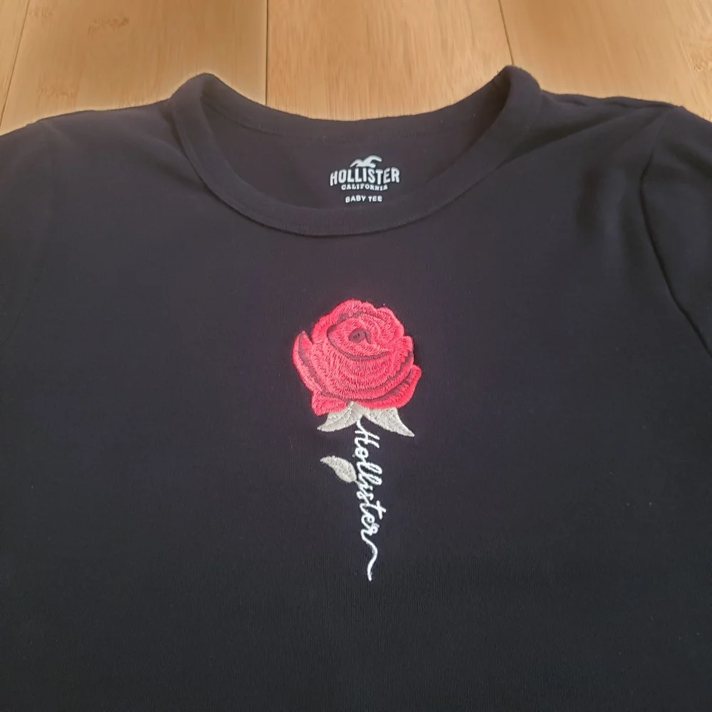 Hollister top - Picture 2 of 6